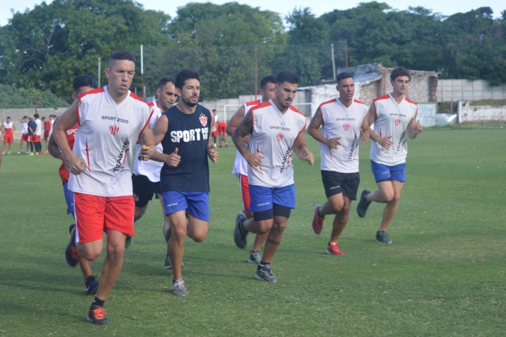 El Consejo Federal comunicó que decidió postergar el retorno a los entrenamientos. Es así que Sportivo Urquiza y Paraná, representantes de la capital en la categoría, deberán esperar para el retorno a la actividad futbolística. La nueva fecha elegida sería la del 5 de octubre.